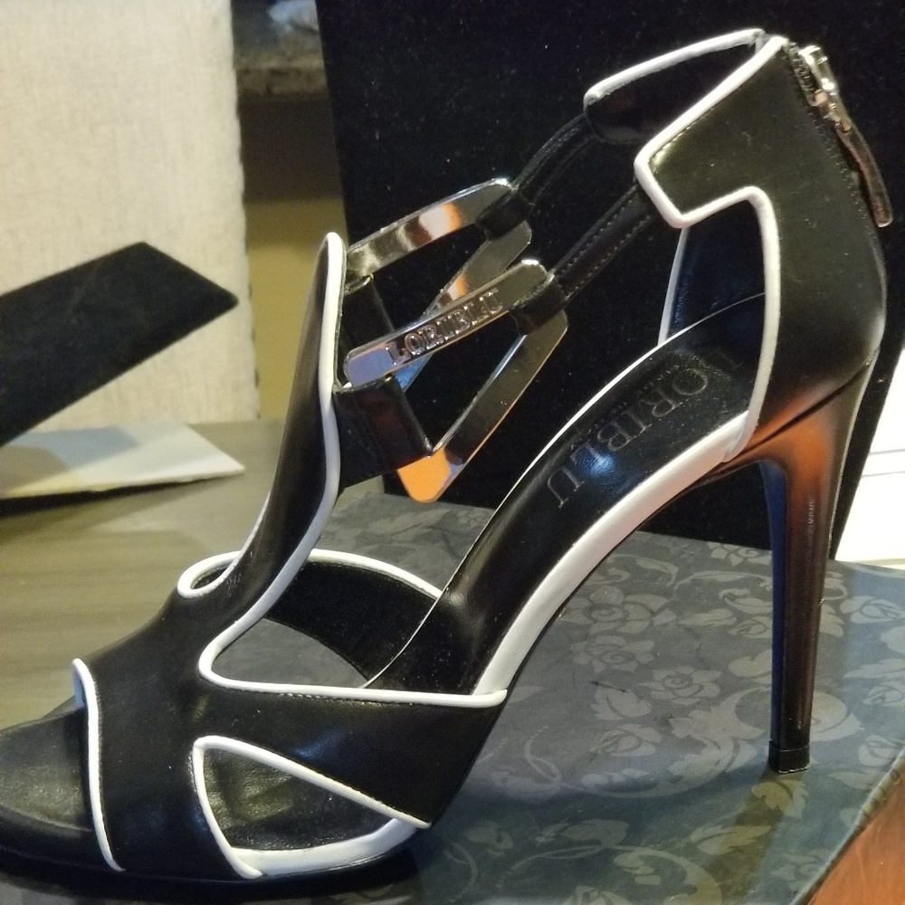 💙LORIBLU BLACK AND WHITE STILETTOS IOB💙 LIKE NEW